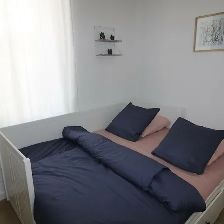 Le Lodeve Apartment *