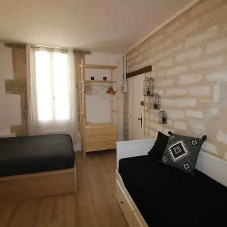 Le Lodeve Apartment *