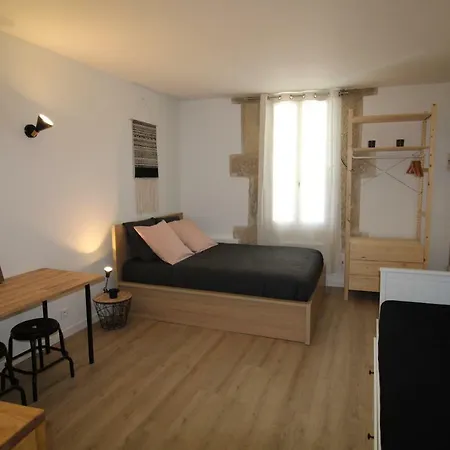 Le Lodeve Apartment *
