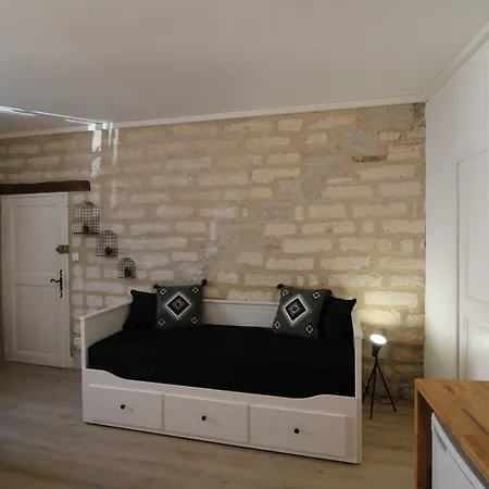Le Lodeve Apartment