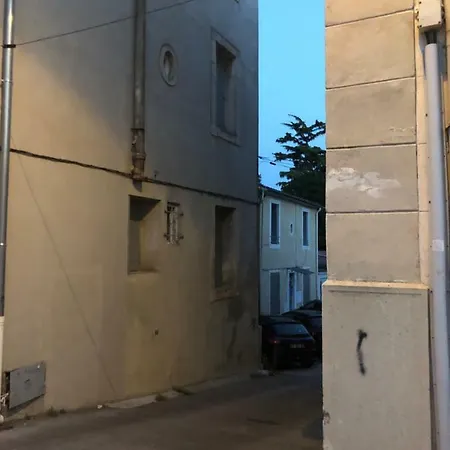 Le Lodeve Apartment *